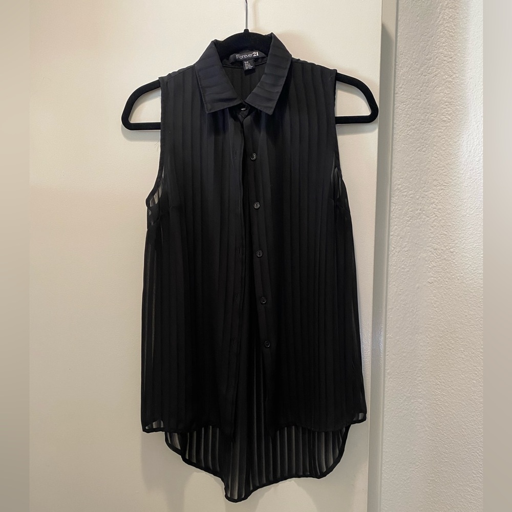Women’s Forever 21 black blouse - size small